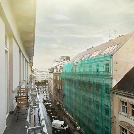 Luxury Central 150M2 Apartment On Wencelas Square With Private Garage Prag Dış mekan fotoğraf