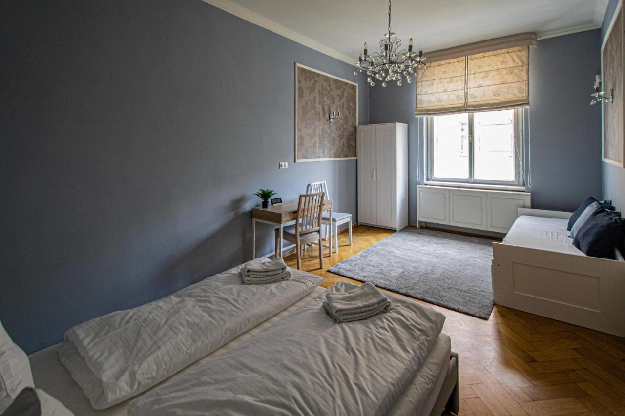 Luxury Central 150M2 Apartment On Wencelas Square With Private Garage Prag Dış mekan fotoğraf