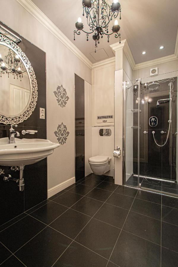 Luxury Central 150M2 Apartment On Wencelas Square With Private Garage Prag Dış mekan fotoğraf