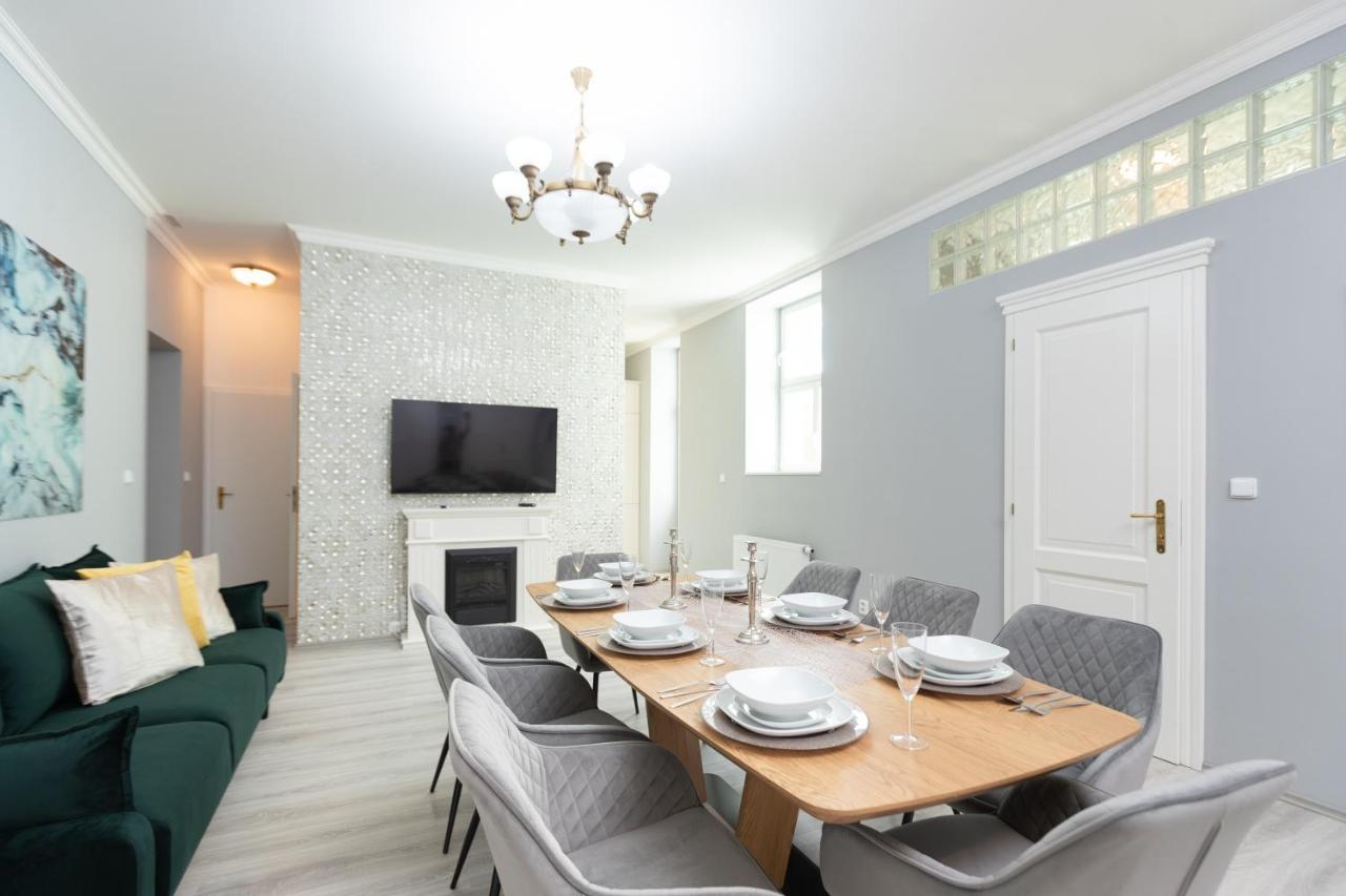 Luxury Central 150M2 Apartment On Wencelas Square With Private Garage Prag Dış mekan fotoğraf