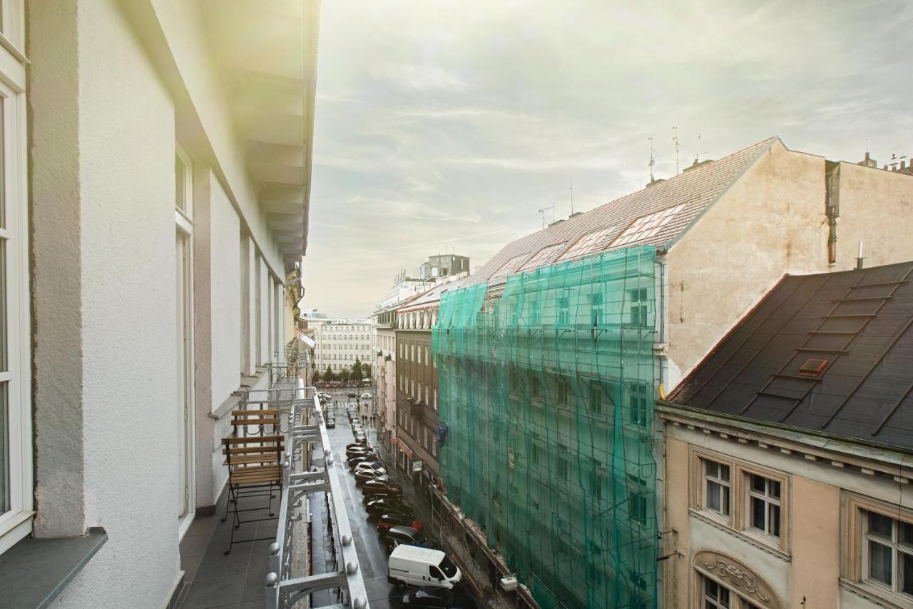 Luxury Central 150M2 Apartment On Wencelas Square With Private Garage Prag Dış mekan fotoğraf