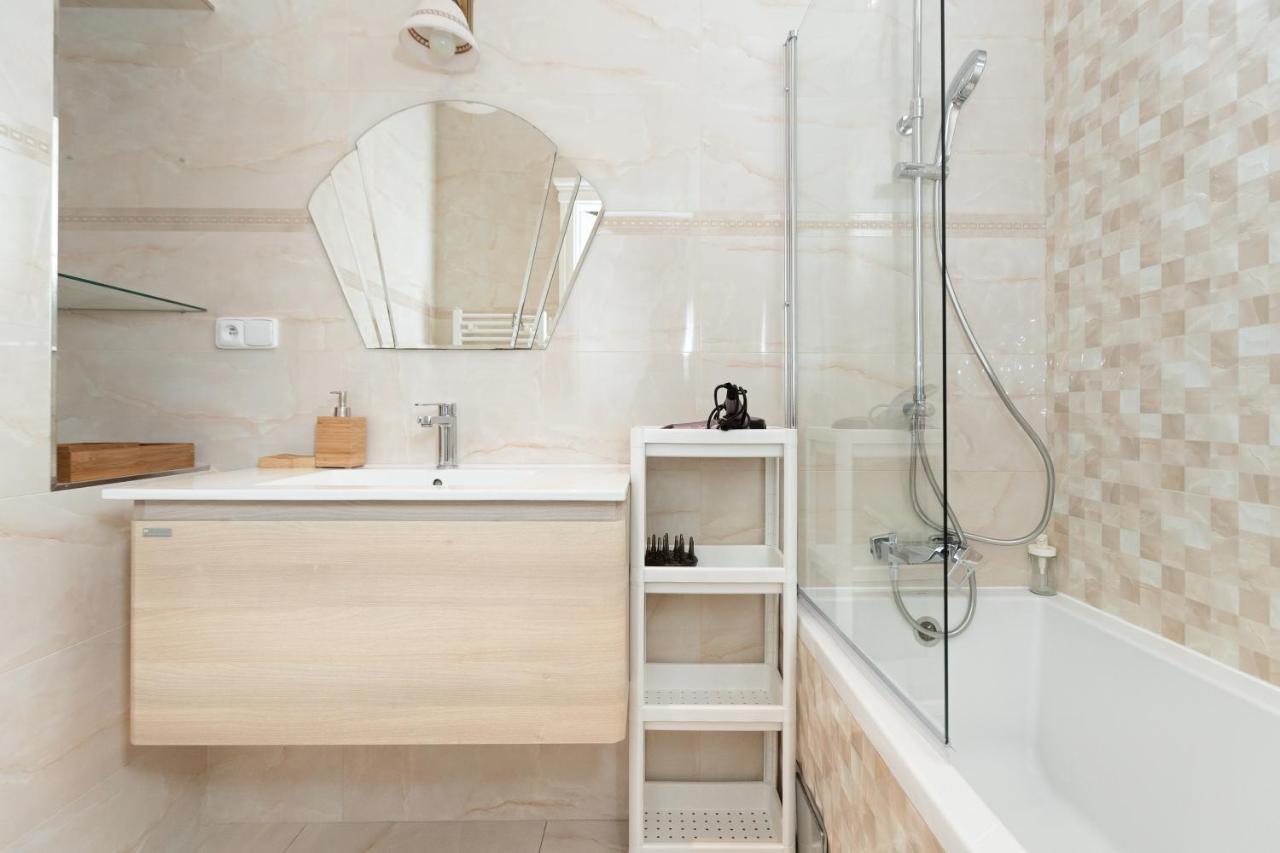 Luxury Central 150M2 Apartment On Wencelas Square With Private Garage Prag Dış mekan fotoğraf