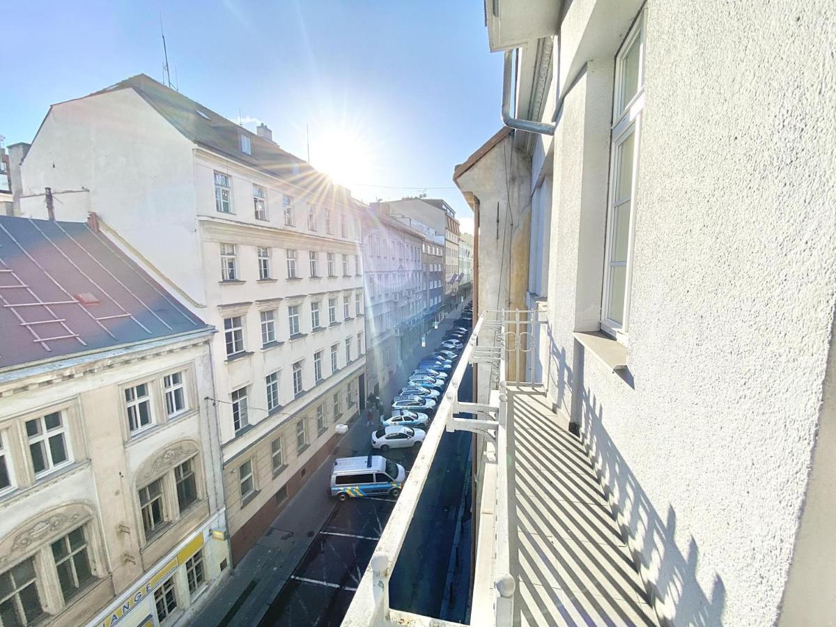 Luxury Central 150M2 Apartment On Wencelas Square With Private Garage Prag Dış mekan fotoğraf